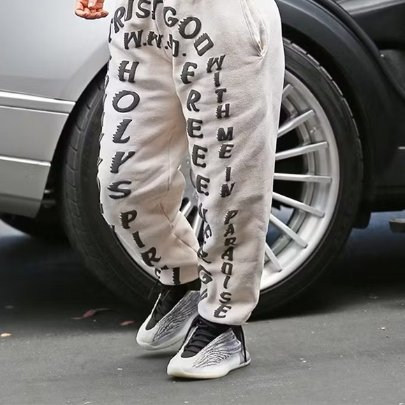 AUTHENTIC Quantum Lifestyle Yeezys - Picture 3 of 6